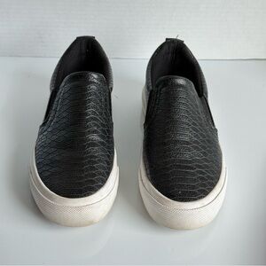 Jenn Ardor Black and White Loafers Sleek Slip-On Design Size 8